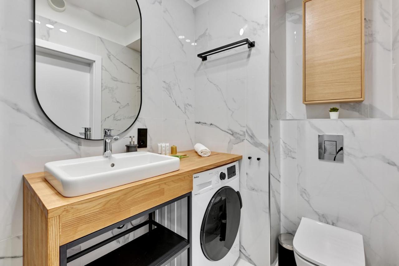 Apartament Walowa Stara Stocznia กดัญสก์ ภายนอก รูปภาพ