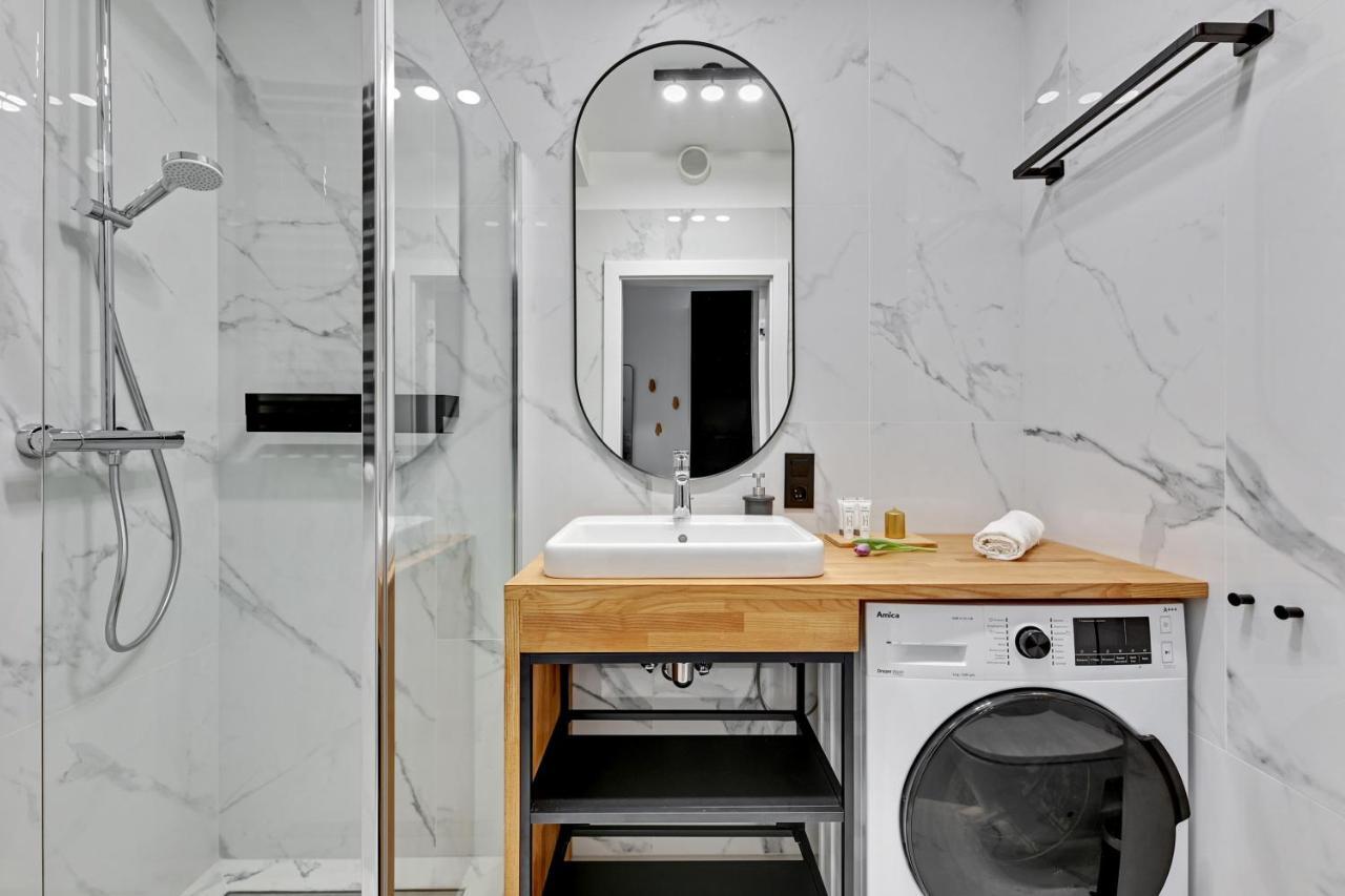 Apartament Walowa Stara Stocznia กดัญสก์ ภายนอก รูปภาพ
